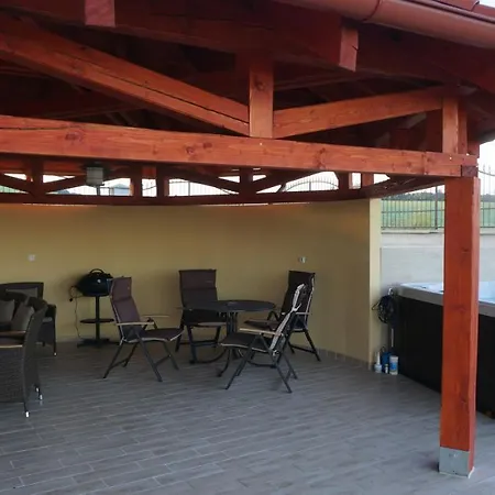 Nocľah s raňajkami Synergy House 3*