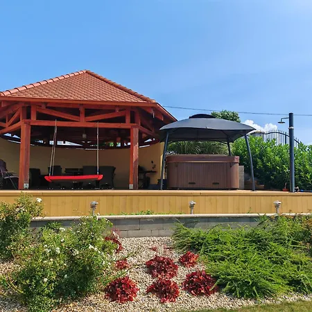 Bed & Breakfast Synergy House